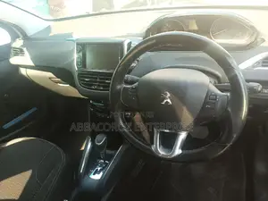 Peugeot 208 2016 White
