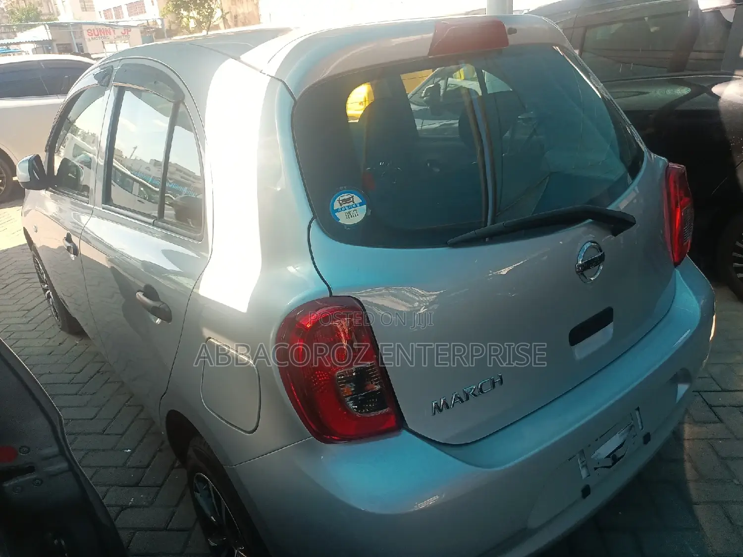 Nissan March 2016 Silver