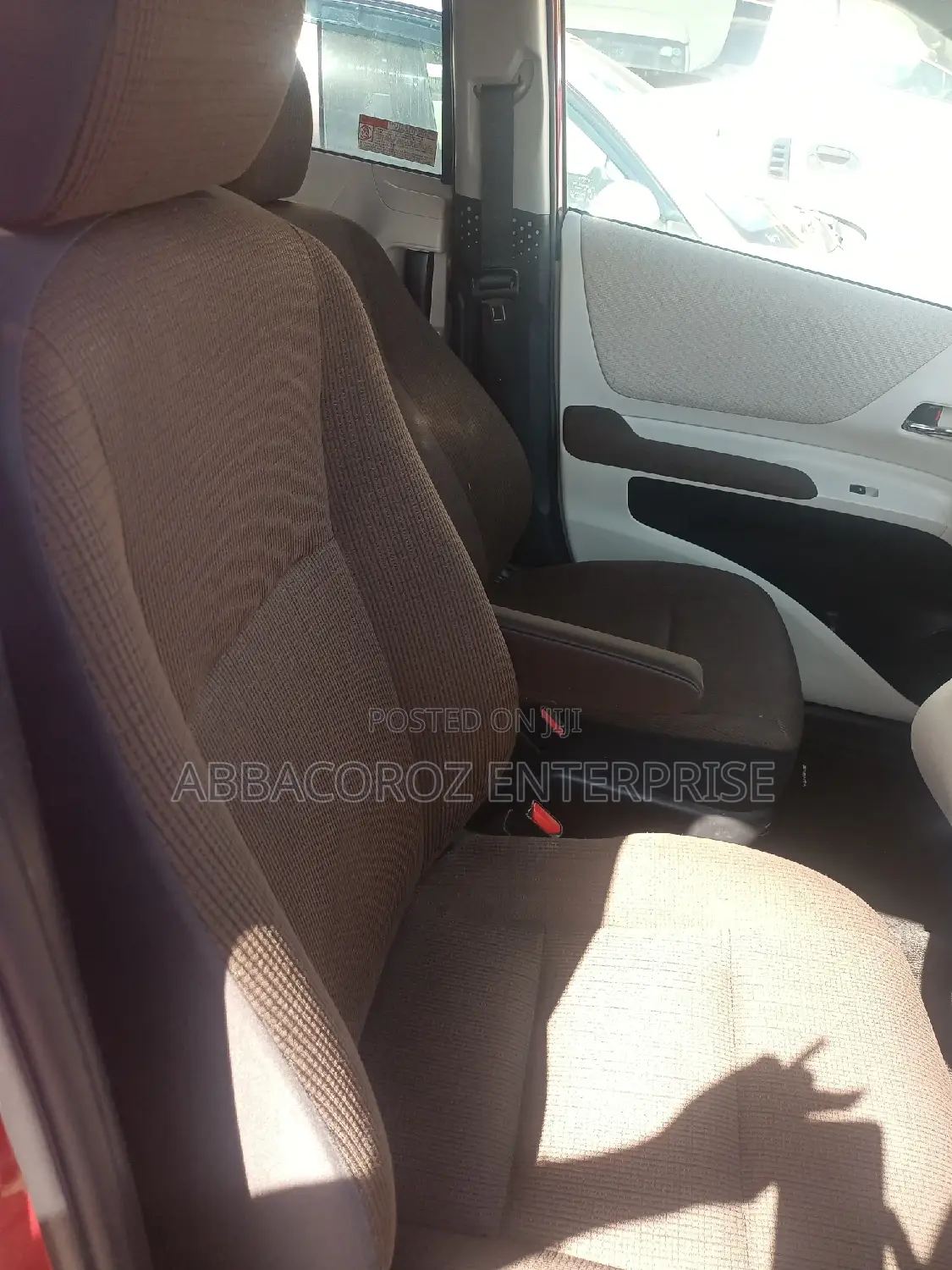 Toyota Sienta 2016 Red