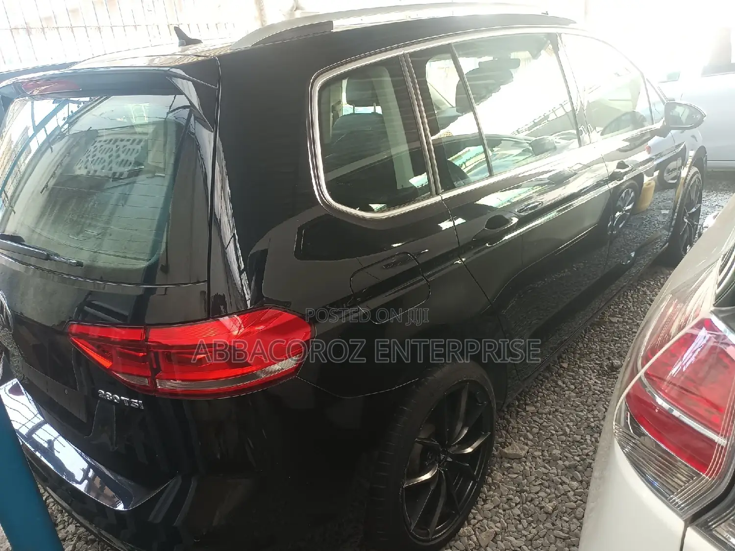 Volkswagen Touran 2016 Black