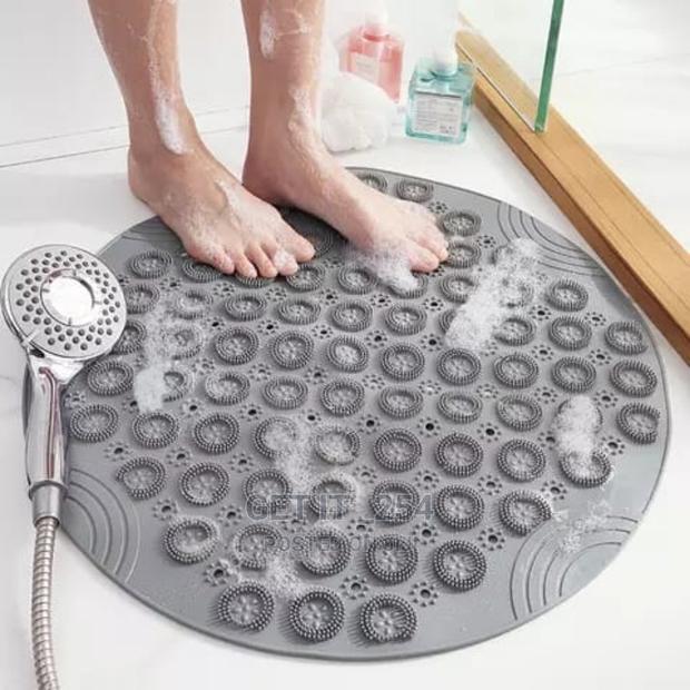 Anti Slip Bathroom Mats
Size 53cm Diame