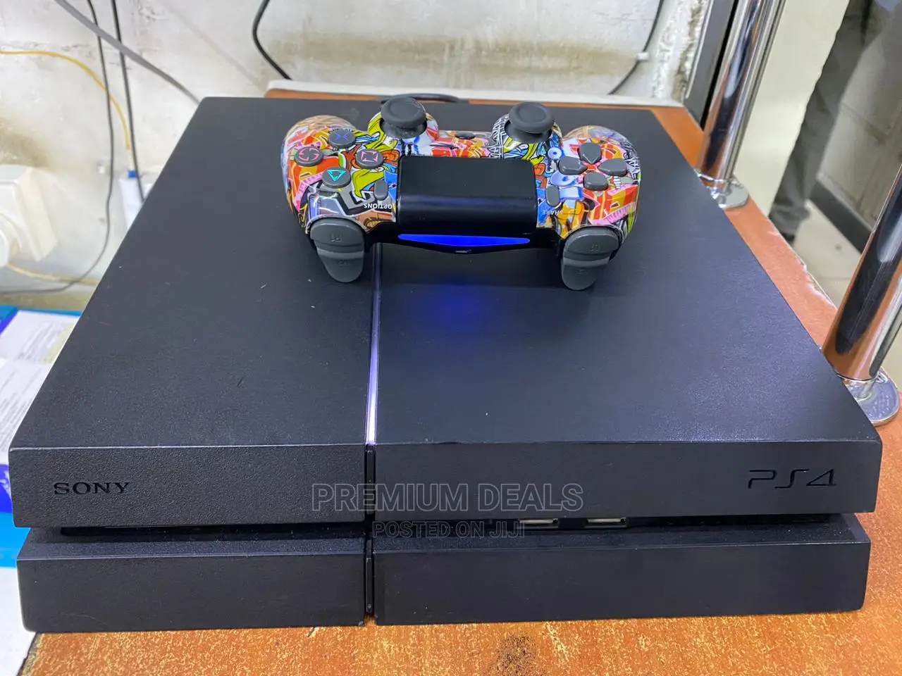 Clean Standard Ps4 With Original Controller