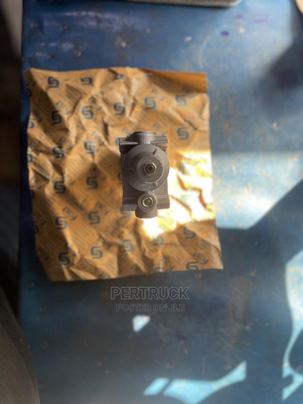 Air Regulator Valve/Pressure Regulator Valve HOWOSTEYR/CNHTC - thumbnail 2