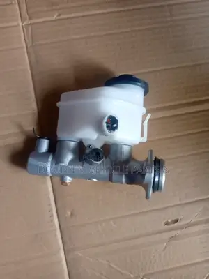 Brake Master Cylinder EE90,AE100,AE101, AE102,AE110,AE111