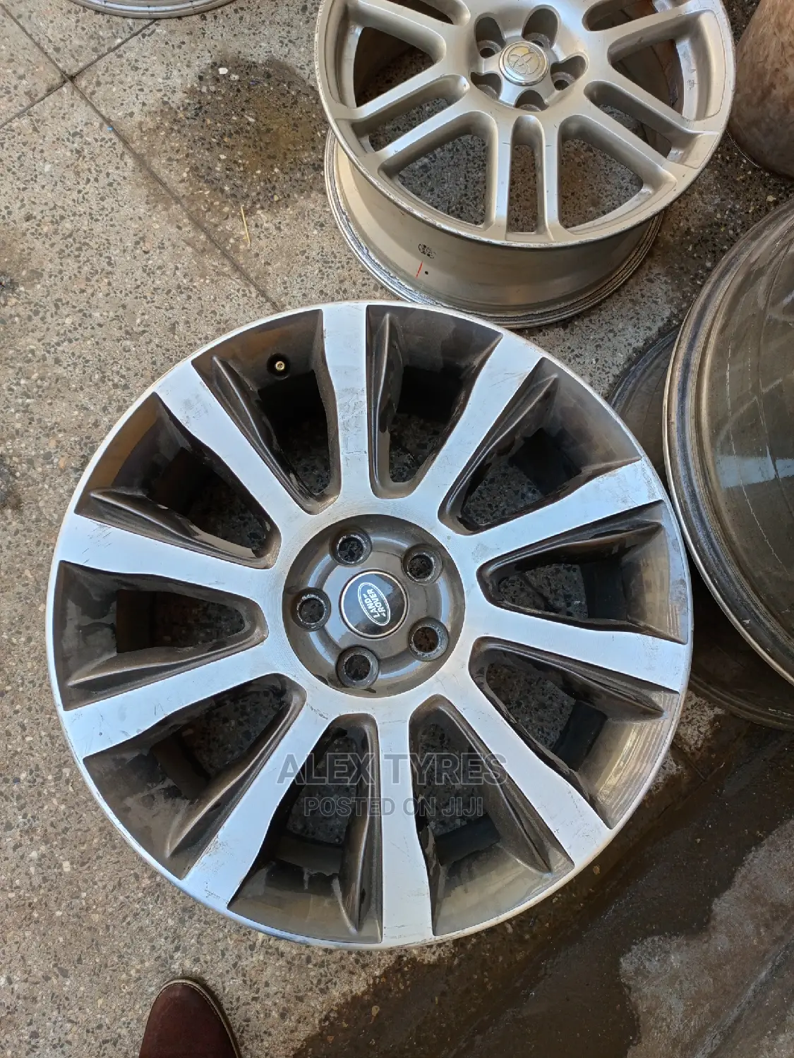 Size 21 Range Rover Alloy Rims Set