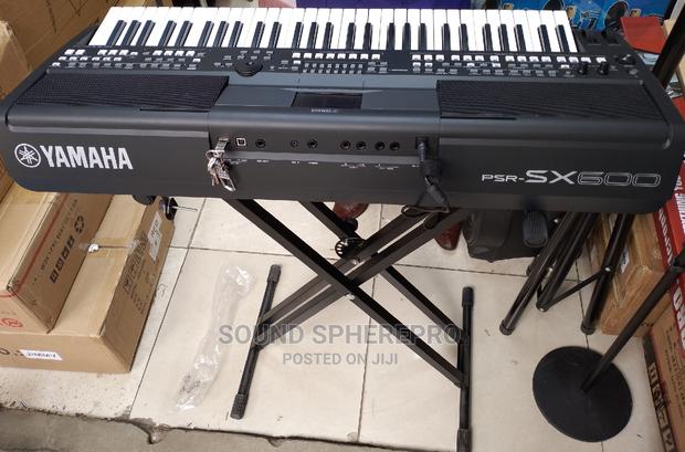 Yamaha SX 600 Keyboard and Keyboard Stand - main view