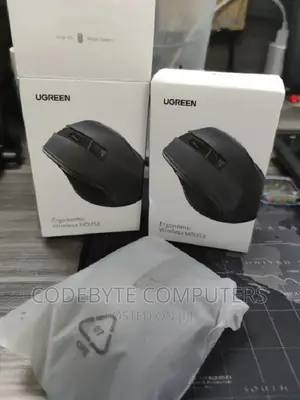 UGREEN Ergonomic Wireless Mouse (Without Battery