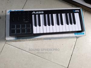Alesis V25 Midi Keyboard - thumbnail 2