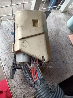 Fuse Box 100