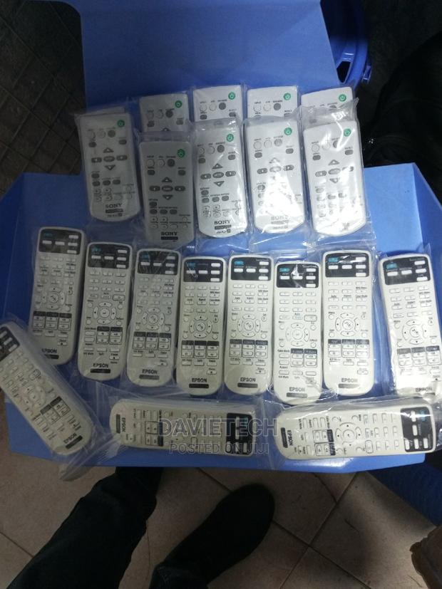 Replacement Remote- Controls for Projectors