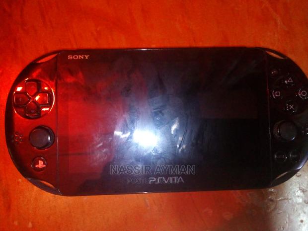Psvita Brand New With a Memory Card Inside It. - thumbnail 3