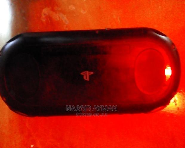 Psvita Brand New With a Memory Card Inside It. - thumbnail 4