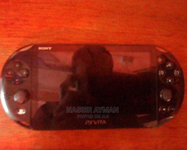 Psvita Brand New With a Memory Card Inside It. - thumbnail 5
