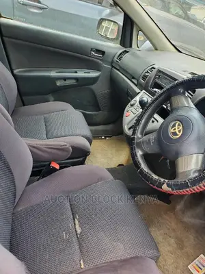 Toyota Wish 2004 Blue
