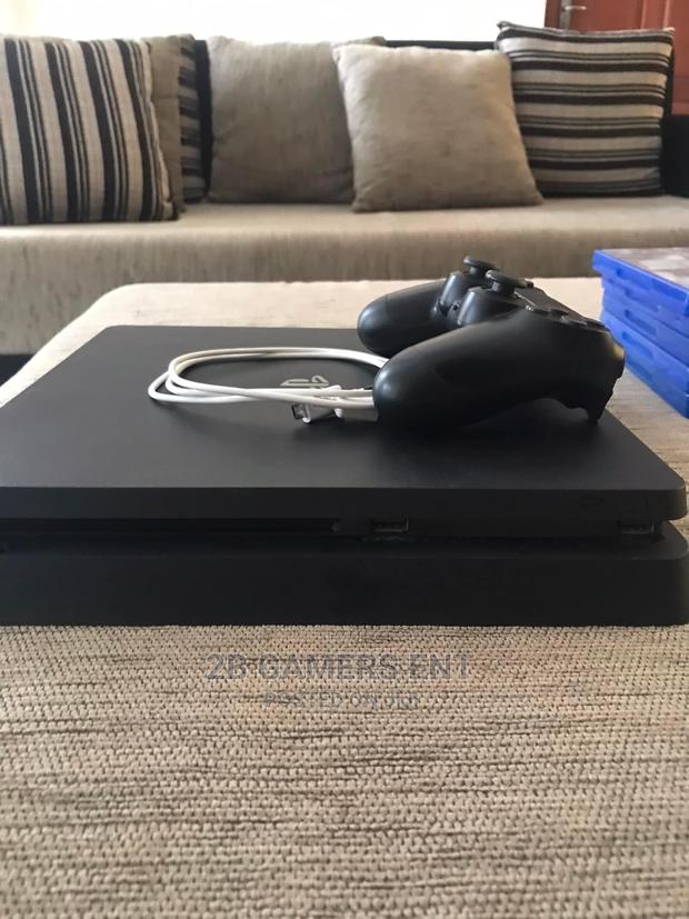 Slim Console, Homely Used - main view