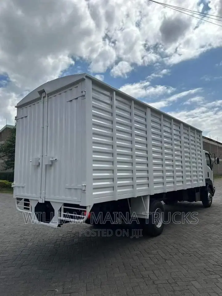 Isuzu FRR (Slyqueen)