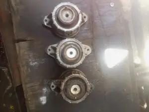 Mercedes Benz W204 Engine Mount
