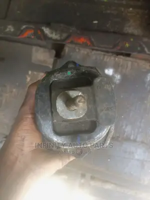 BMW X5 E70 Engine Mount
