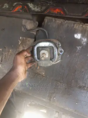 BMW X5 E70 Engine Mount