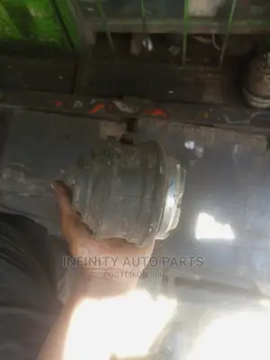 Mercedes Benz W203,C180, Engine Mount