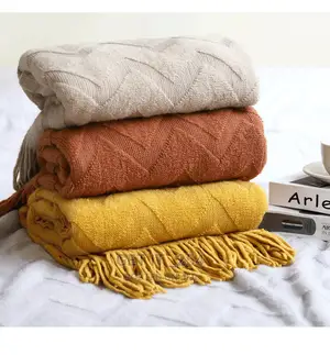 Soft Knit Throw Blankets With Tussle Size 130*180cms KSH