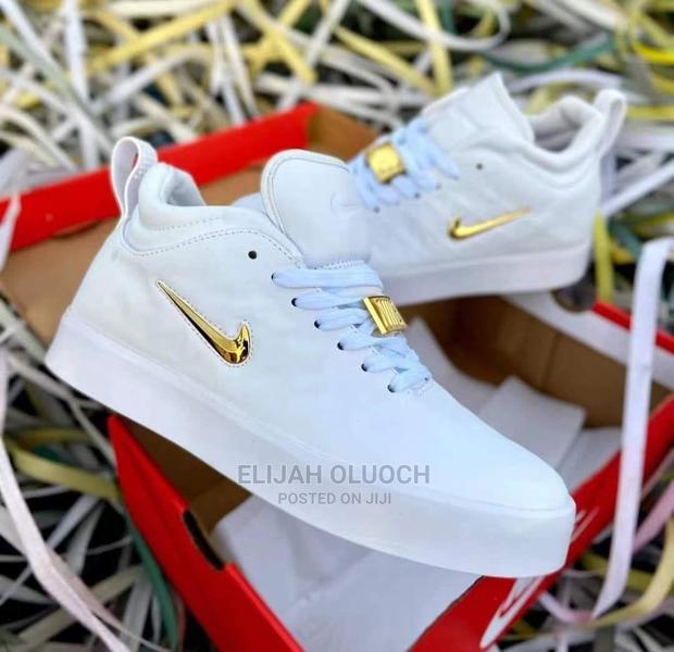 Nike Tempo - main view