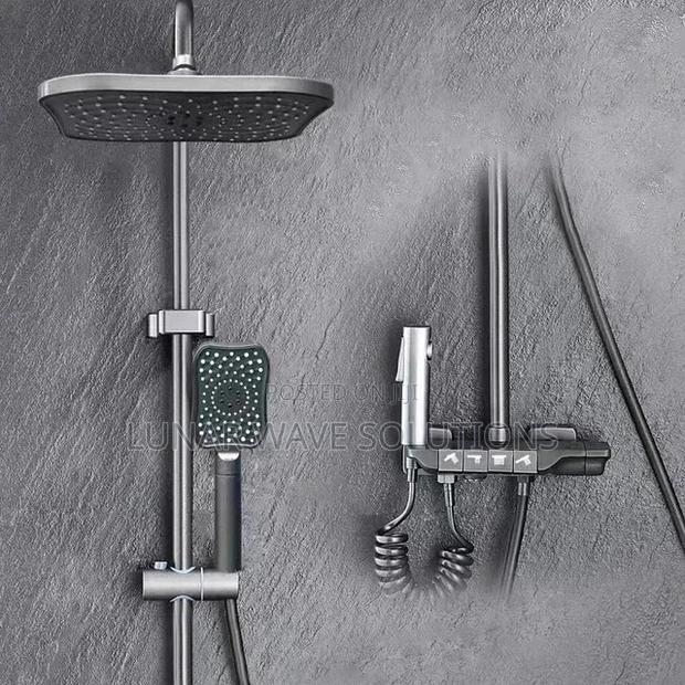 Minimalist Piano Shower Head With 4 Functions and Display