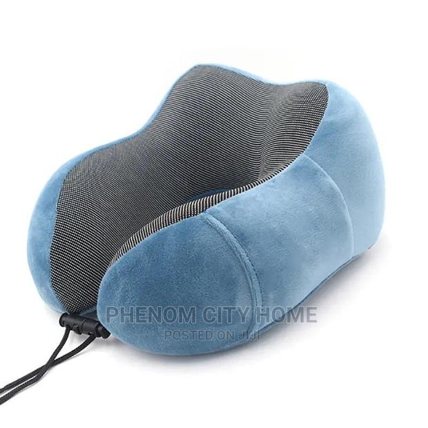 Neck Travel Pillows - thumbnail 3