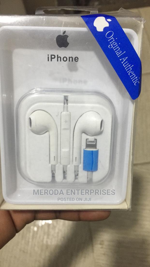 Apple Earphones With Lighting Port - main view