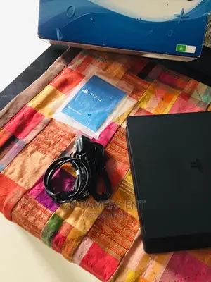Ps4 Slim, Chipped, 10 Free Games