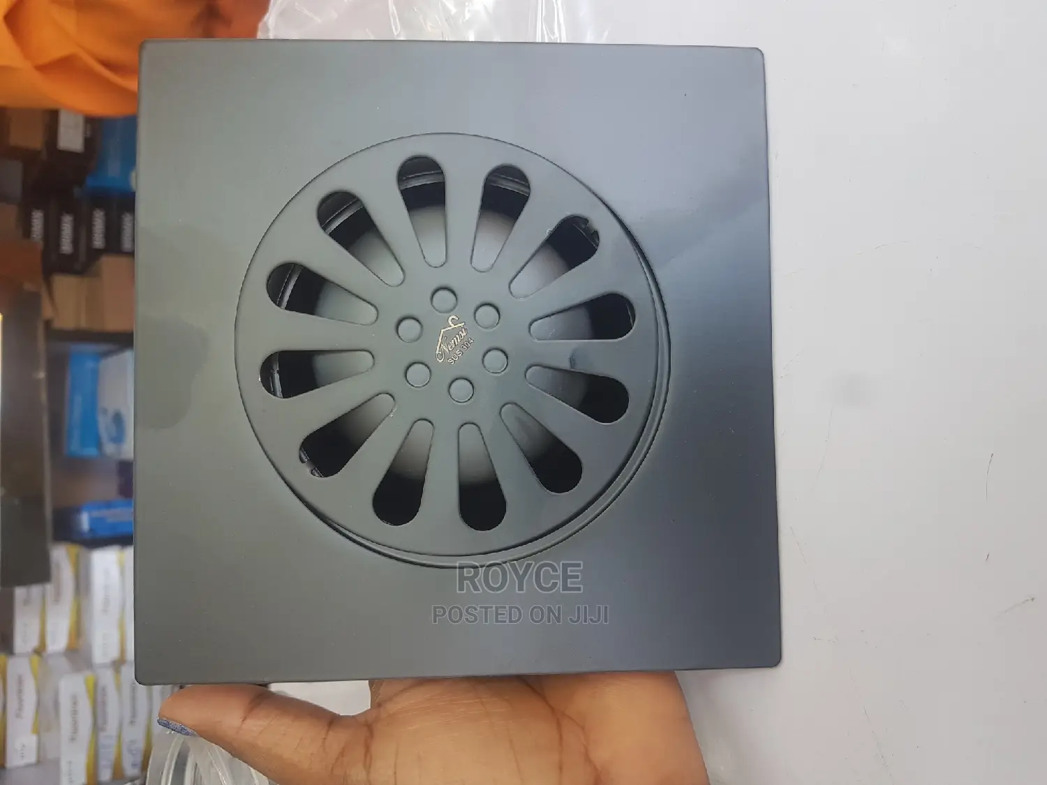 Floor Drain With Removable Cover