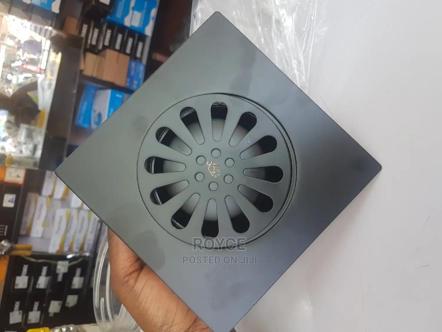 Floor Drain With Removable Cover