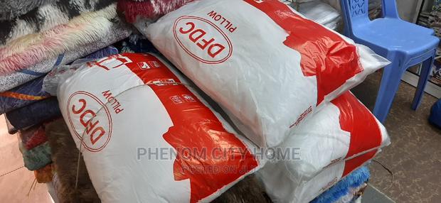 High Quality Compressed Bed Pillows - thumbnail 2