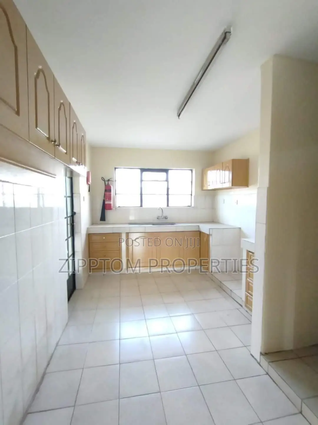 3bdrm Apartment in Madaraka for rent