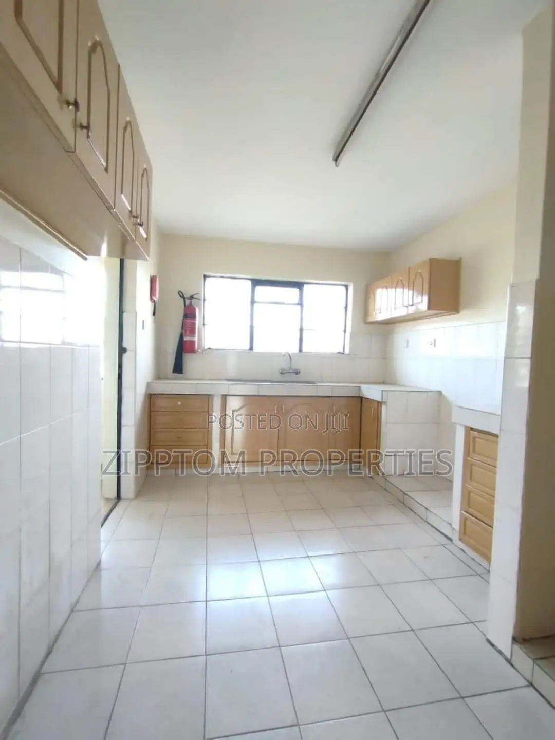 3bdrm Apartment in Madaraka for rent