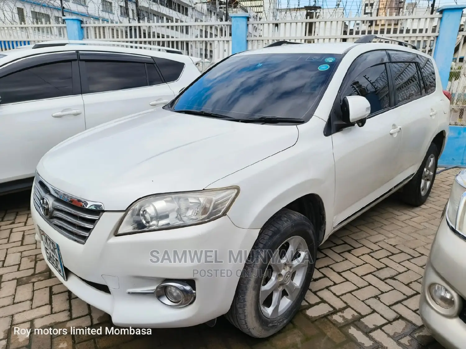 Toyota Vanguard 2012 Pearl