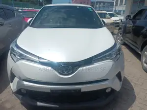 Toyota C-HR 2023 White