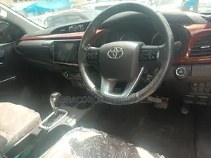 Toyota Hilux 2016 White