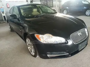 Jaguar XF 2016 Black