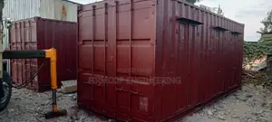 20ft Container 3 Stalls