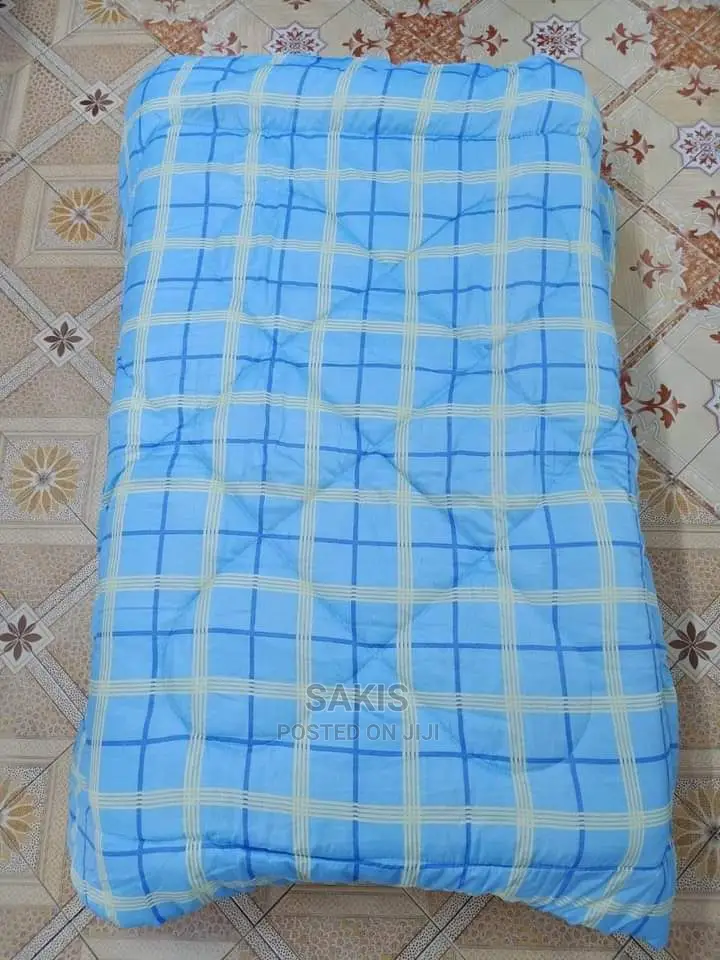 Large 6 X 6 Duvets + Free Sheet and Pillow Cases. Tukuletee?