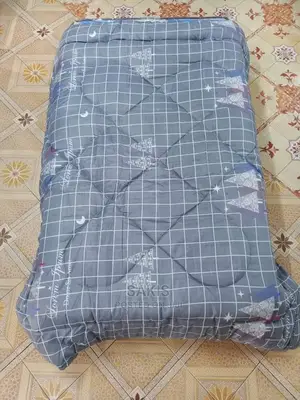 Large 6 X 6 Duvets + Free Sheet and Pillow Cases. Tukuletee?