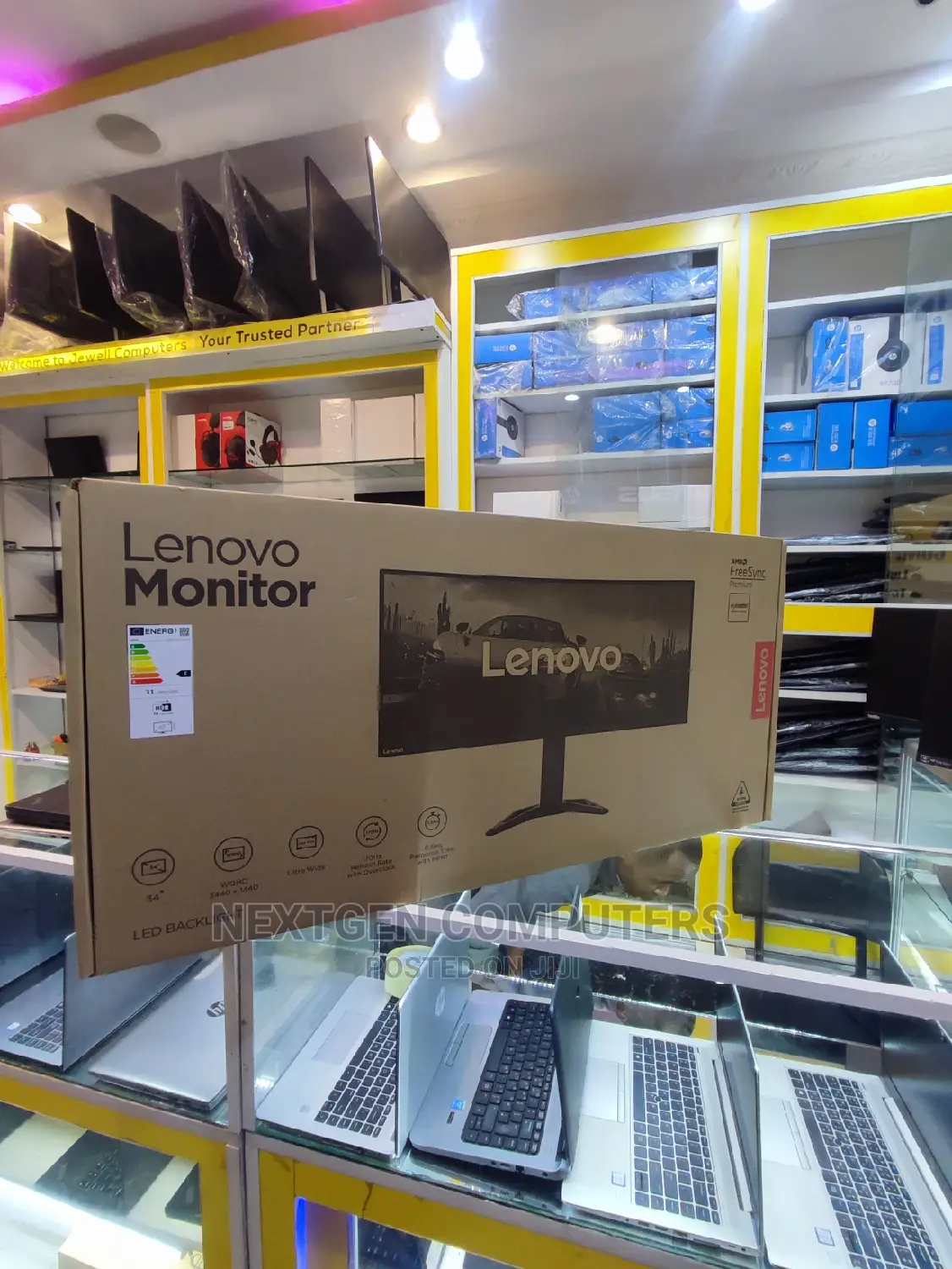 Lenovo G34w-30 34" WQHD (3440x1440) 170hz Curved Monitor