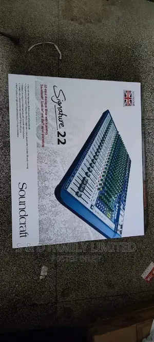 Soundcraft Signature 22