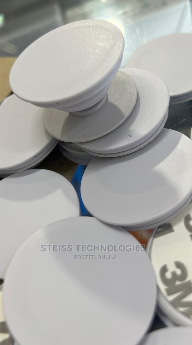 White and Black Pop Sockets. - thumbnail 2