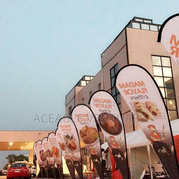 4.5 Outdoor Teardrop Flags - main view