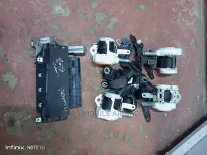 Toyota Harrier 2018 Knee Airbag and Safety Belts