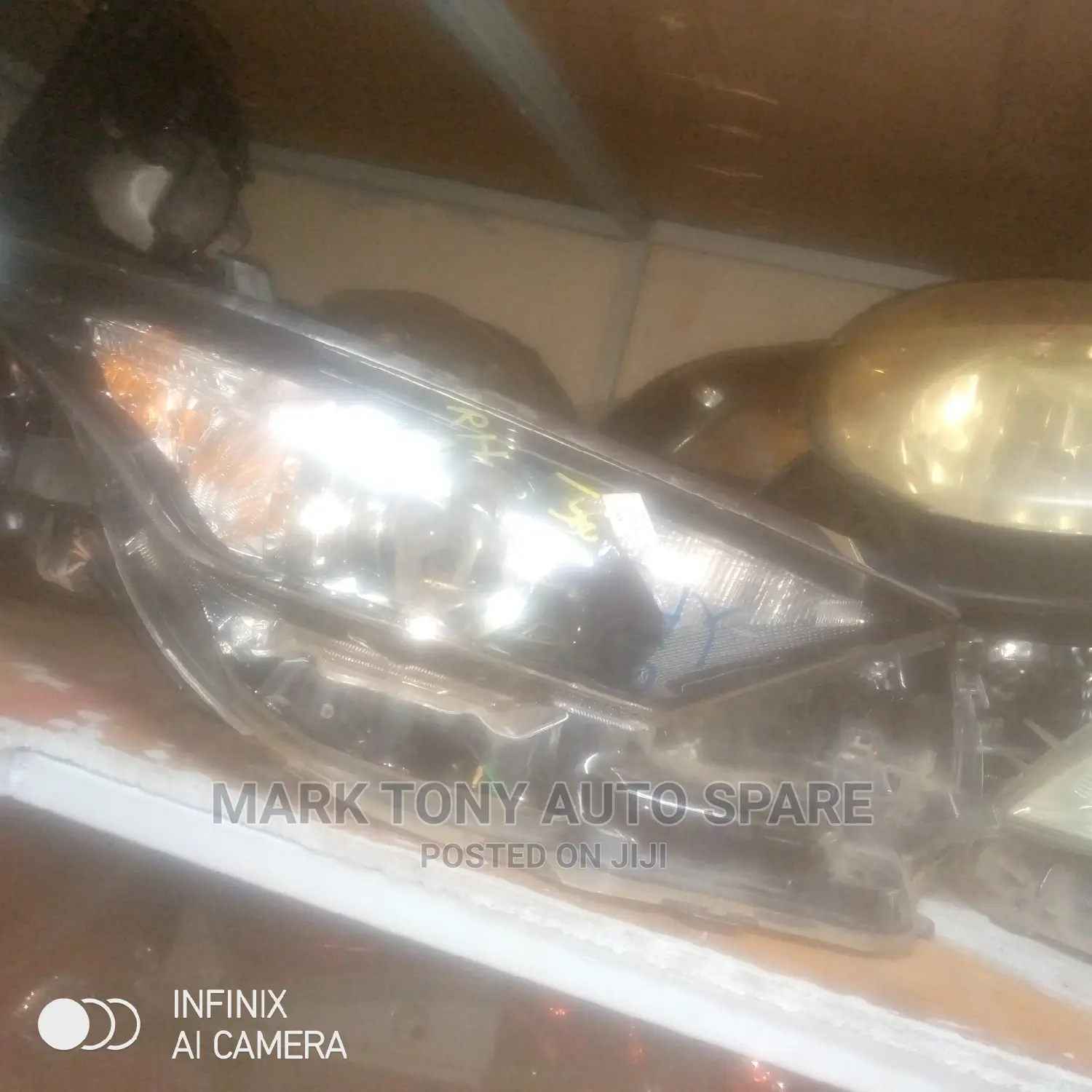 Auris 2015 Headlight
