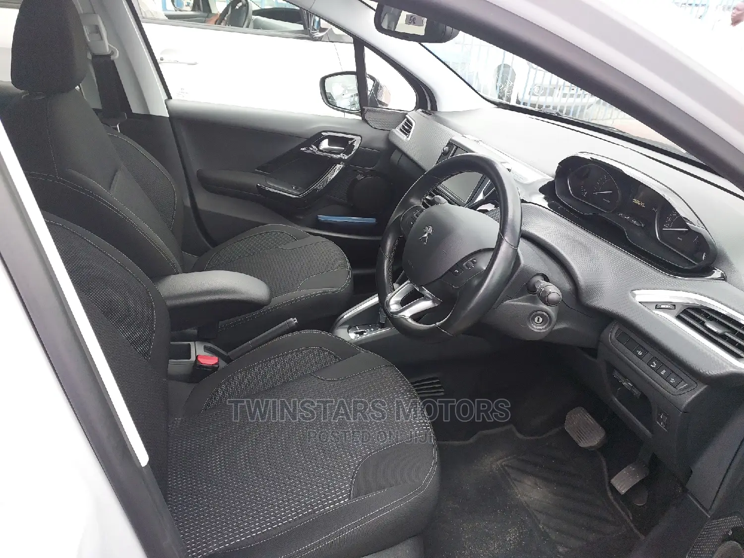 Peugeot 208 2017 White
