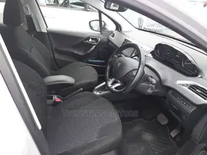 Peugeot 208 2017 White